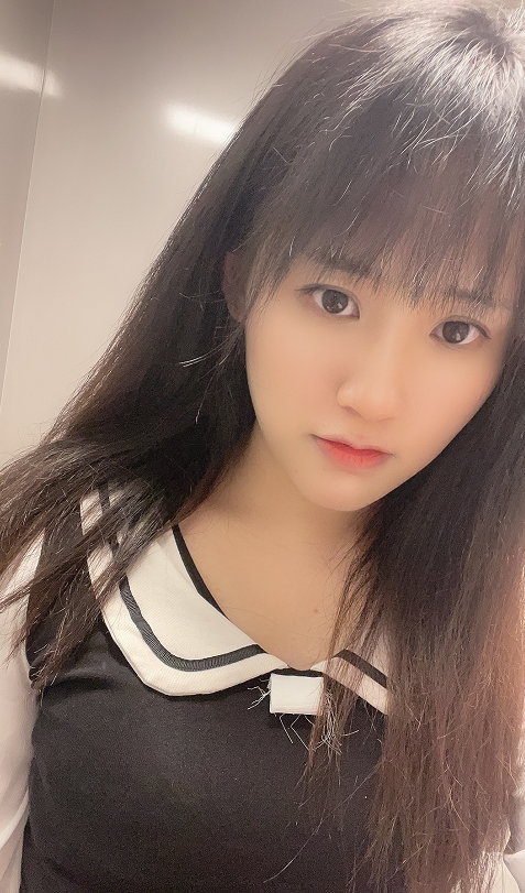 表妹李kk新照曝光乡村风黑色战袍写真小雪吖绝美