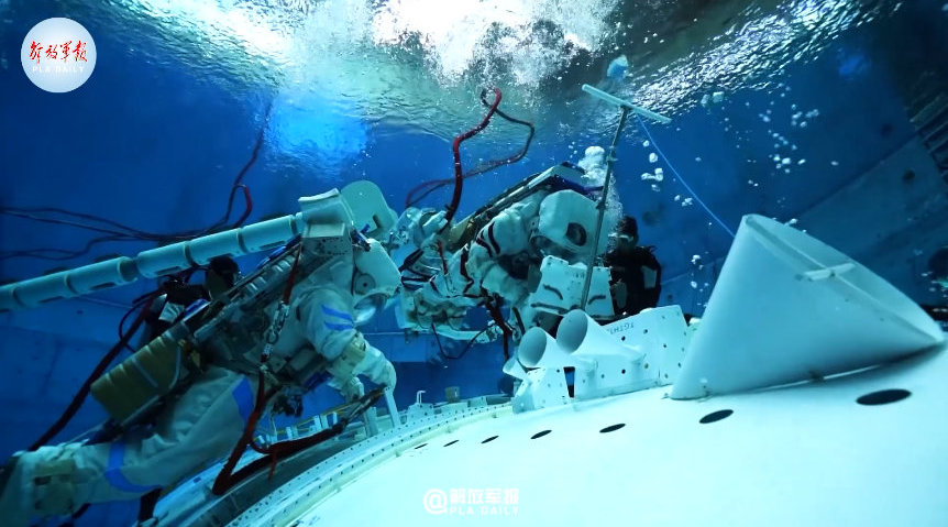 超燃混剪!125秒带你看航天员日常训练