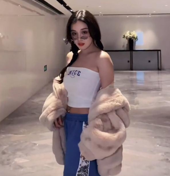 网红患抑郁症直播喝农药,直播间起哄喊“快喝”,后抢救无效离世休闲区蓝鸢梦想 - Www.slyday.coM 网红患抑郁症直播喝农药,直播间起哄喊“快喝”,后抢救无效离世休闲区蓝鸢梦想 - Www.slyday.coM