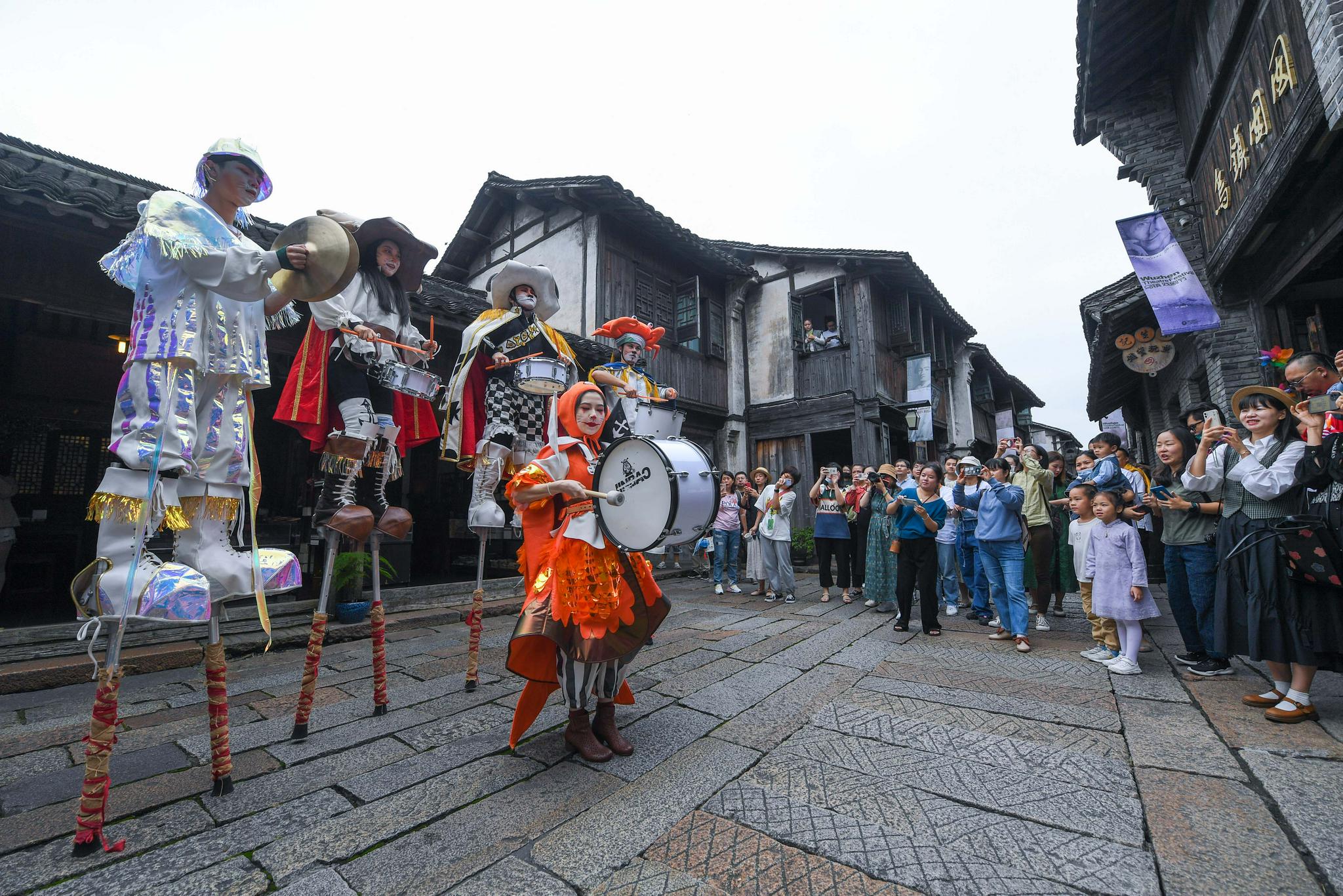 水乡与戏剧重逢第八届乌镇戏剧节开幕