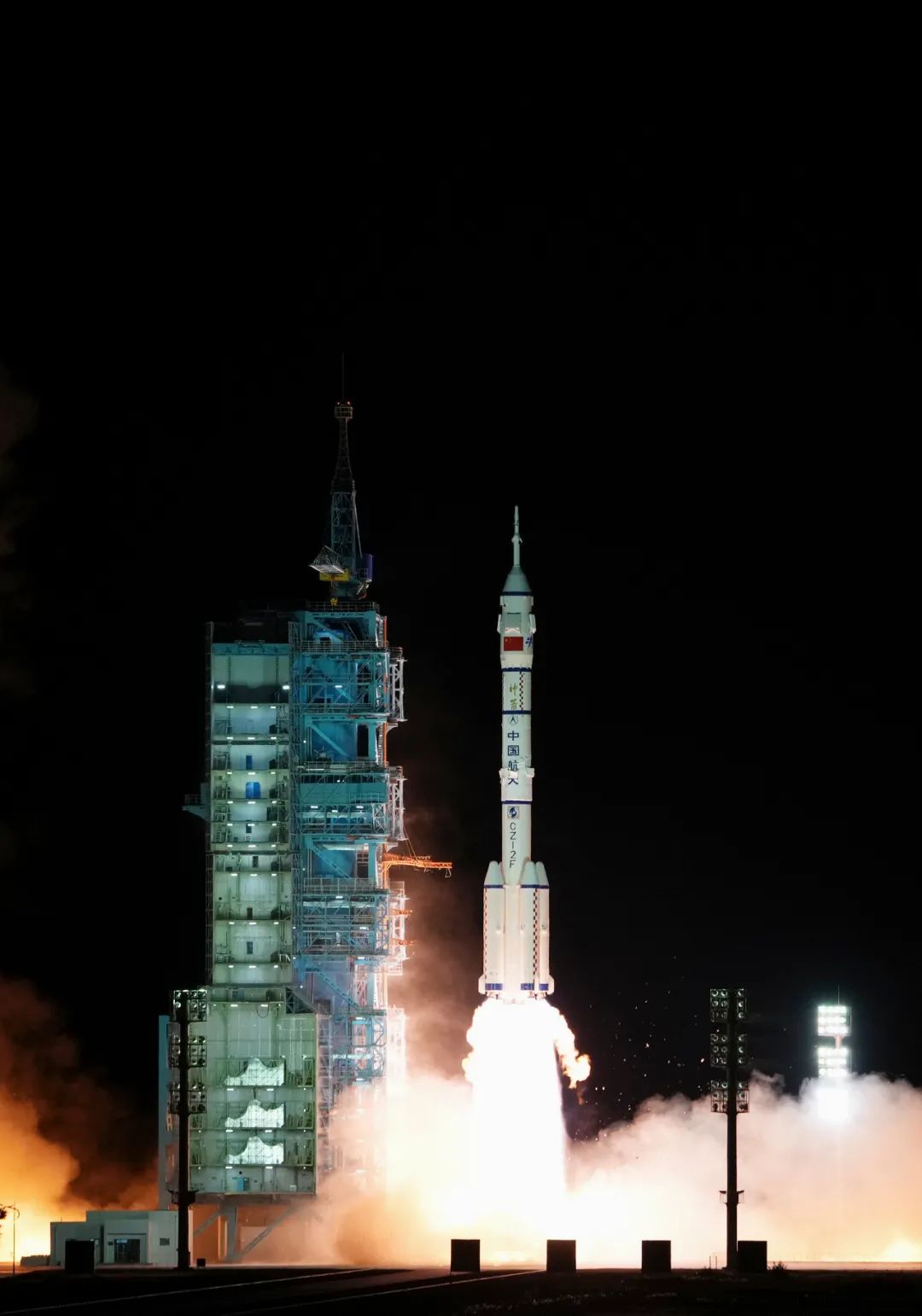 一觉醒来，对接成功！神舟十三号3名航天员进驻中国空间站，隐藏彩蛋来了休闲区蓝鸢梦想 - Www.slyday.coM