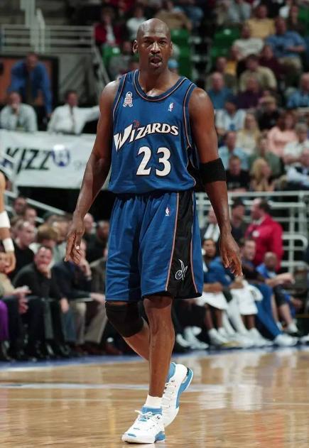 乔丹在奇才打了2年,留下4个伟大纪录,一个比一个难破|乔丹|奇才_新浪