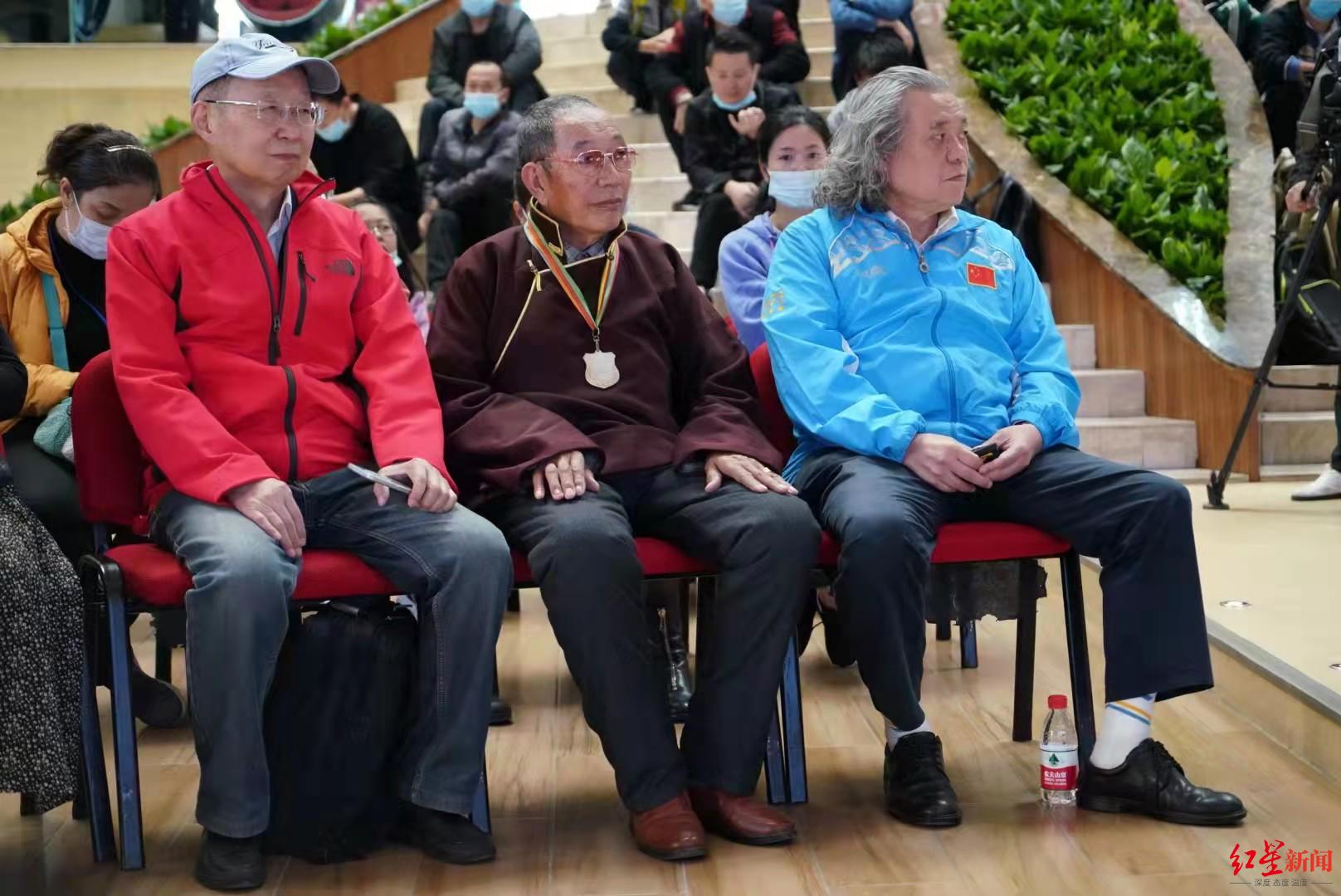 行走贡嘎山40年他用镜头书写伟大的小人物2021天府书展