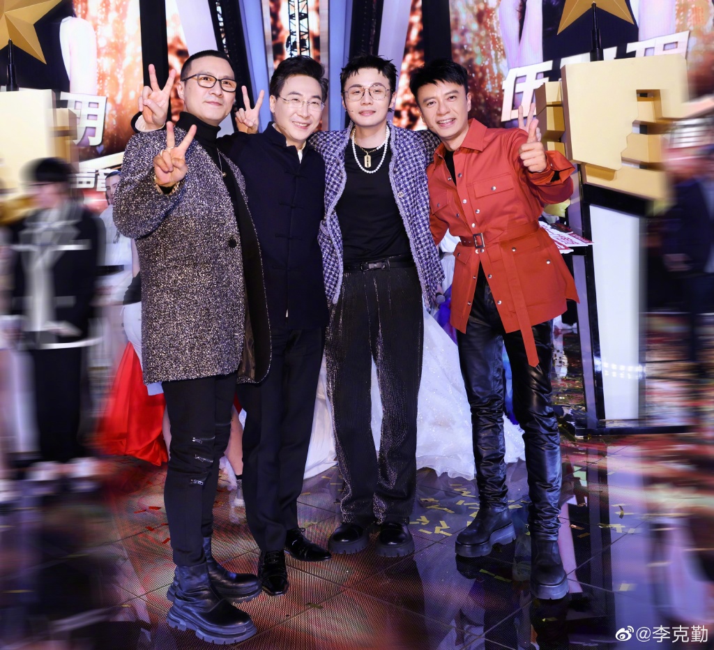 李克勤发长文告别《好声音》 晒台前幕后照片充满不舍之情休闲区蓝鸢梦想 - Www.slyday.coM