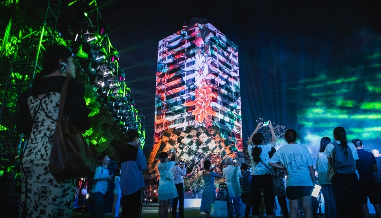 庆祝建校70周年东华大学上演3d灯光情景秀点亮夜空