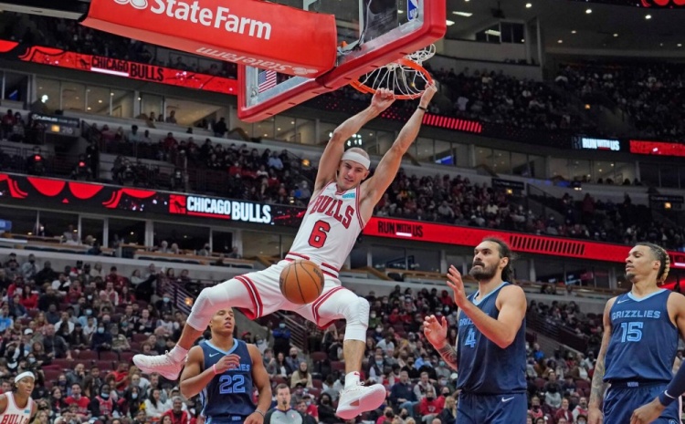 卡鲁索转发个人精彩扣篮:就这样进入常规赛