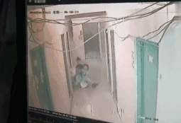 上海独居女孩被藏尸行李箱，现场监控曝光：她本有3次逃生的机会……休闲区蓝鸢梦想 - Www.slyday.coM