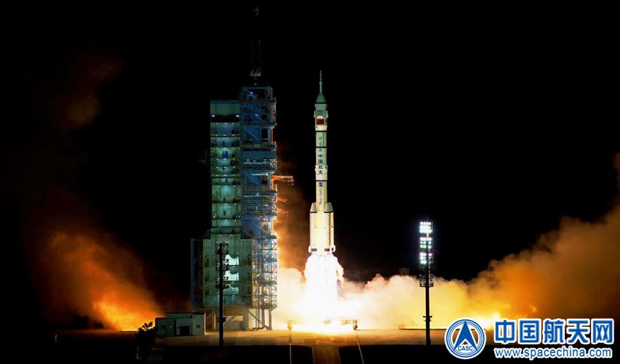 长征二号F运载火箭成功发射神舟十三号载人飞船休闲区蓝鸢梦想 - Www.slyday.coM