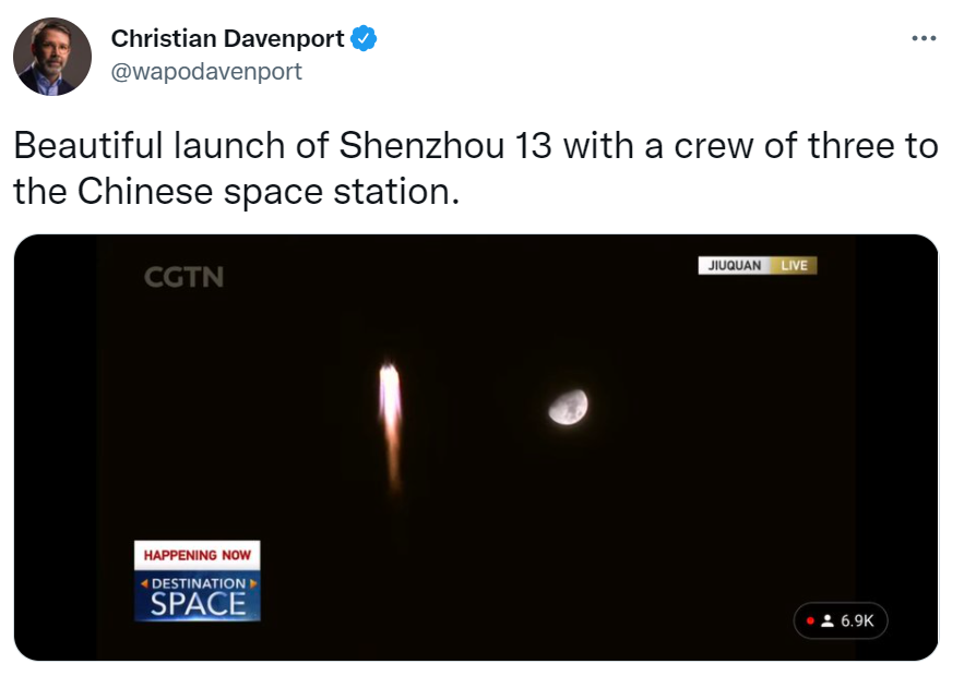 美媒记者晒神舟十三号伴月美图 感慨：漂亮！休闲区蓝鸢梦想 - Www.slyday.coM