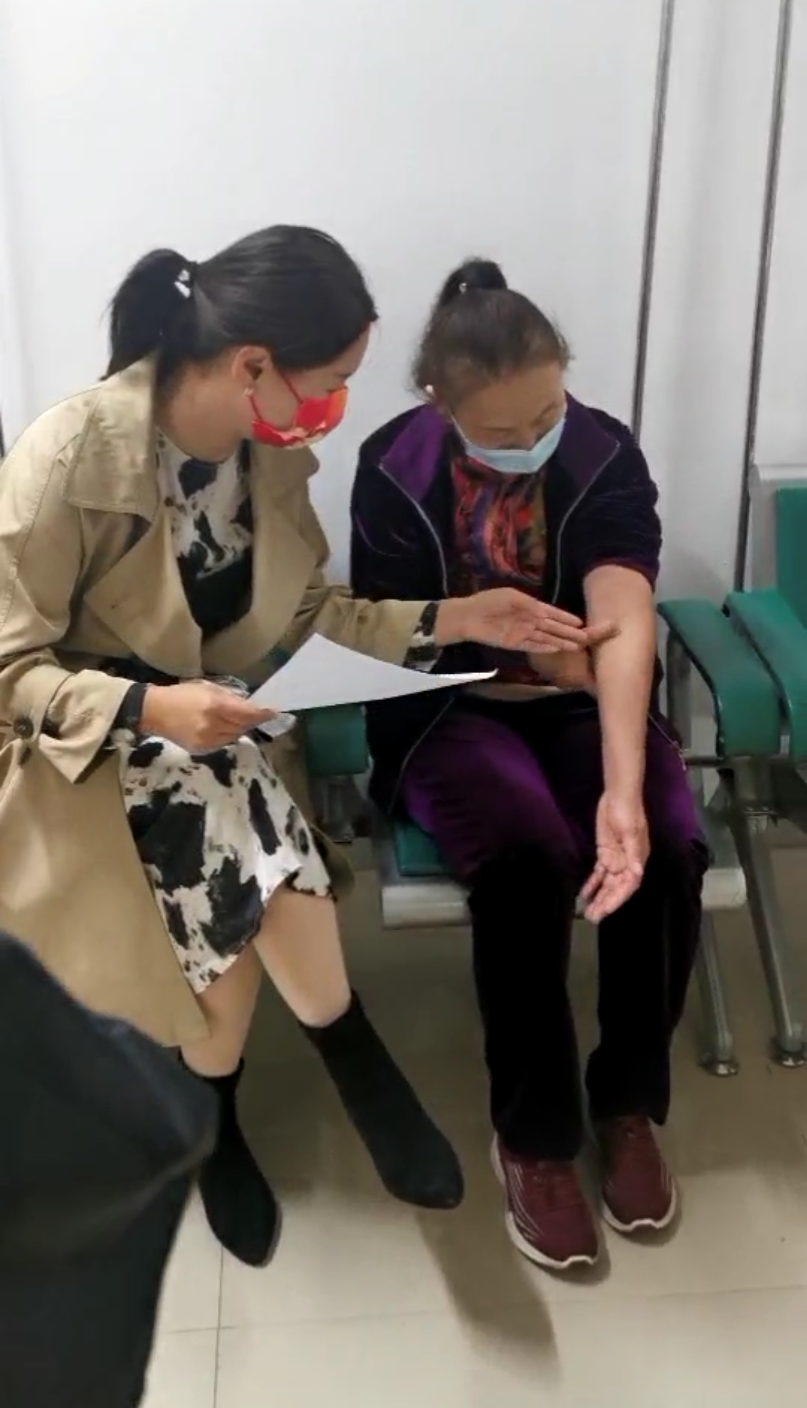 包含304醫院陪診團隊黃牛聯系方式的詞條
