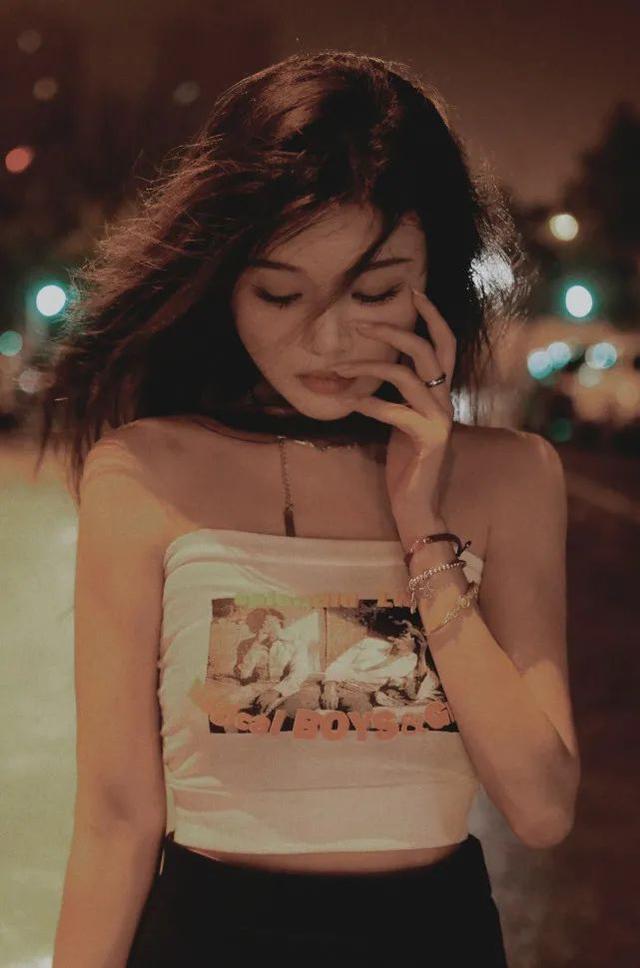 女网红直播间喝药轻生，被网友质疑炒作，抢救无效身亡休闲区蓝鸢梦想 - Www.slyday.coM