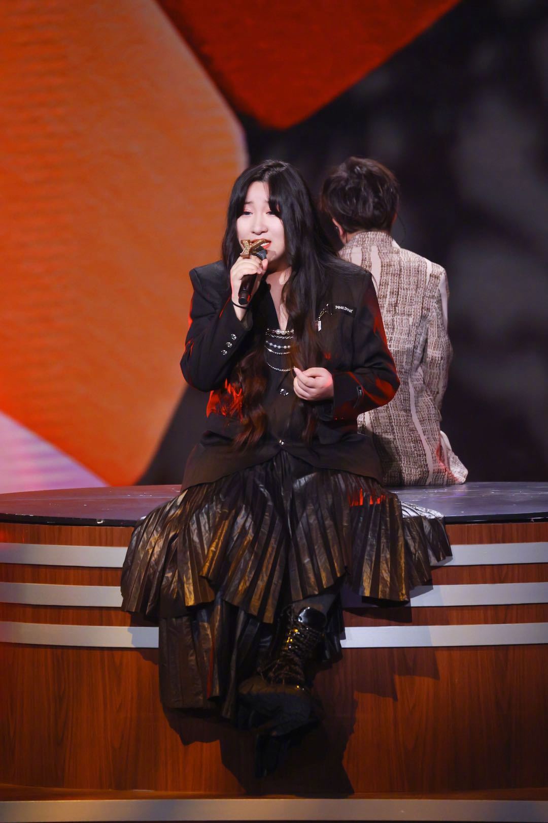 锤娜丽莎薛之谦唱的这次舞台,真的是感觉到两个人都用心了