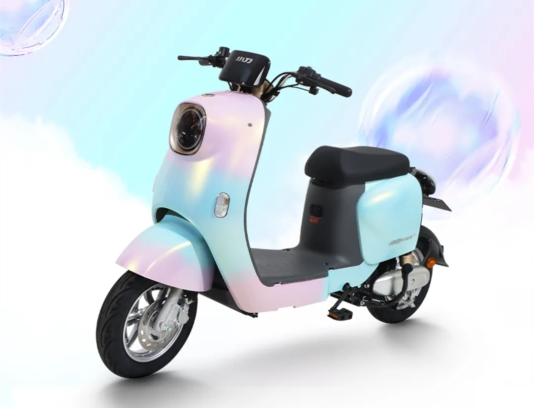 小刀新蕾发布新电动车车型时尚最大续航超过100公里