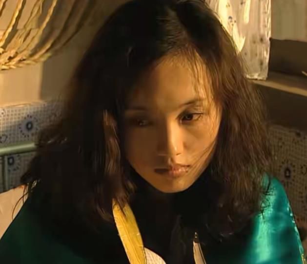 现状:戏约不断,搭档易烊千玺演母子再度受到关注李云芳扮演者 朱媛媛