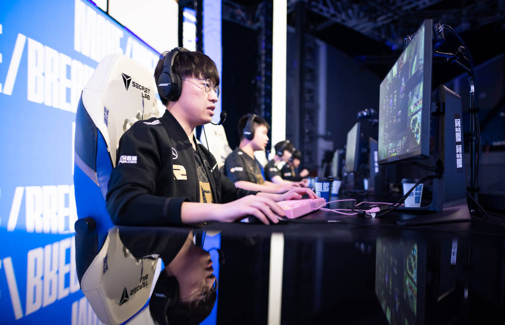 Cryin妖姬失误葬送好局！RNG不敌FNC，拿到小组赛首败休闲区蓝鸢梦想 - Www.slyday.coM