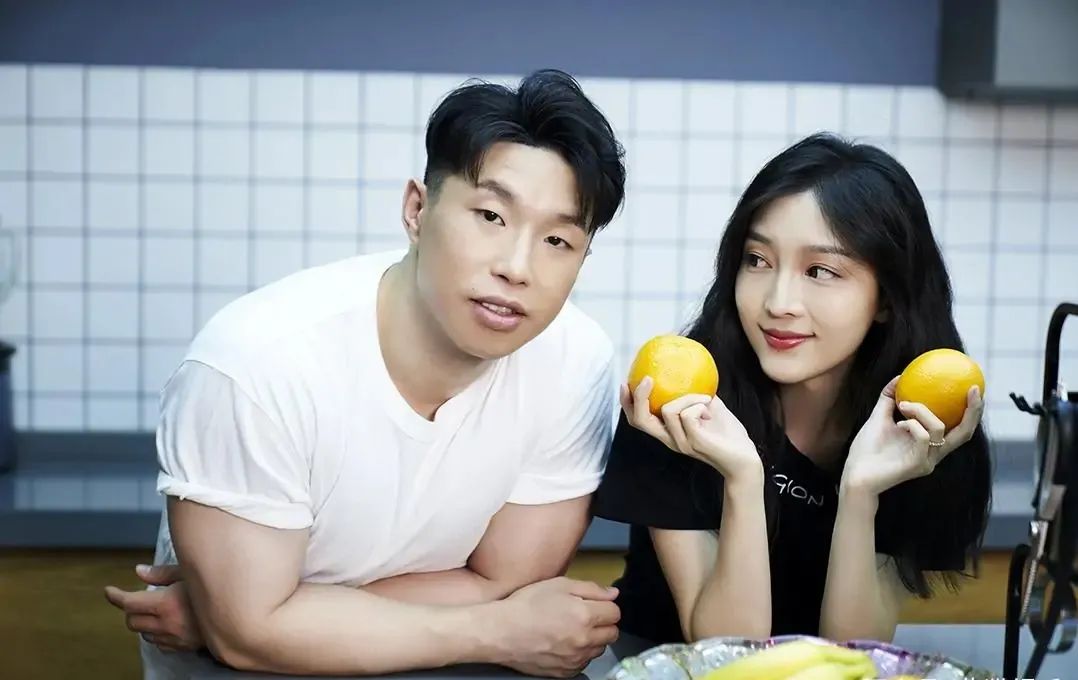 还记得德云社的烧饼吗?他老婆这么美?