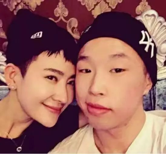 还记得德云社的烧饼吗?他老婆这么美?