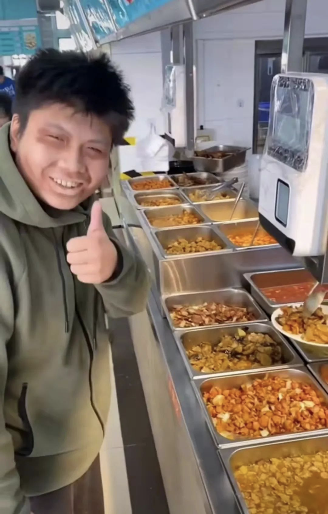 被举报吸毒，惊动多地禁毒民警……“食堂虚弱妆”到底什么鬼？休闲区蓝鸢梦想 - Www.slyday.coM