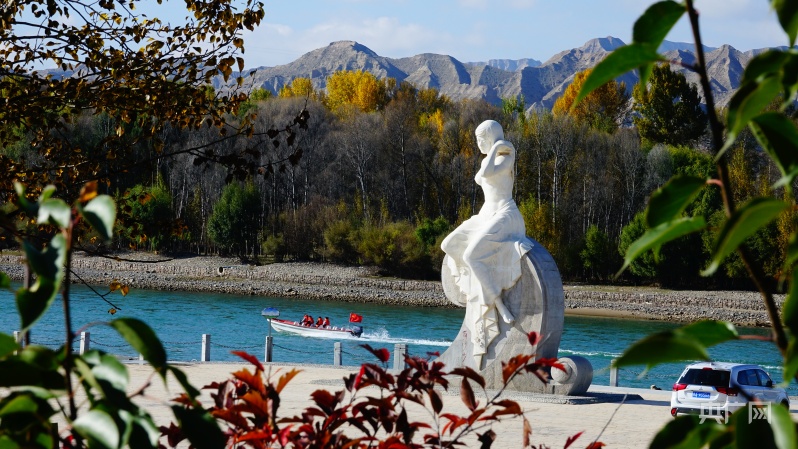贵德县黄河畔美景(央广网发 张海东摄)