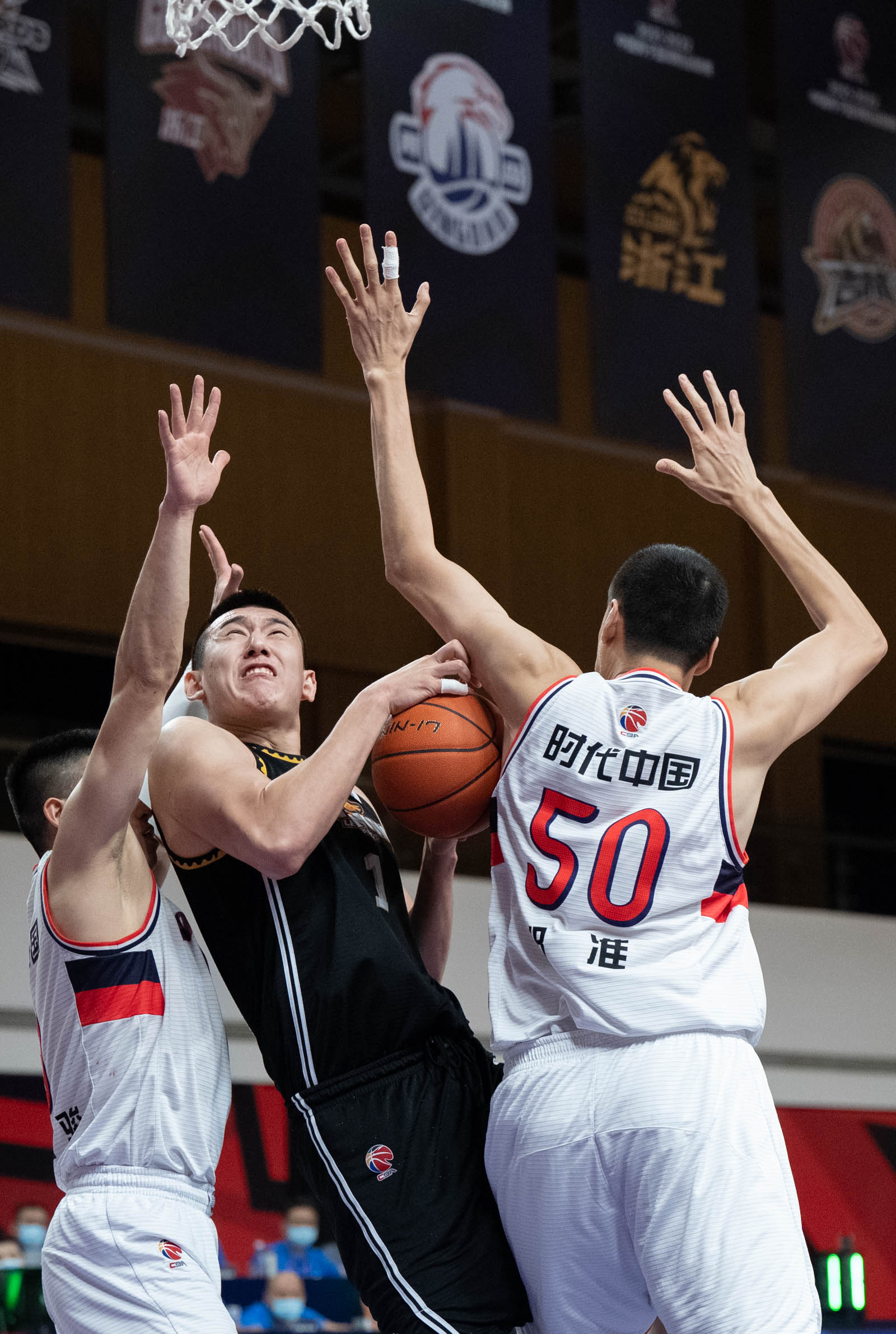 篮球——cba第一阶段:辽宁本钢队胜时代中国广州队__财经头条