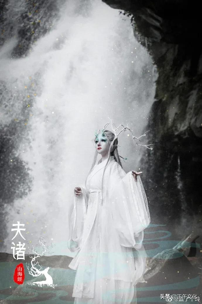 一人一生活嘉玲仿妆扮成各种角色走进山海经的奇妙世界