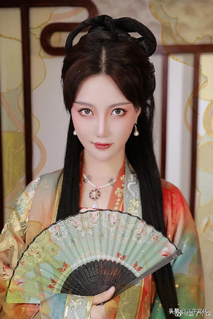 一人一生活嘉玲仿妆扮成各种角色走进山海经的奇妙世界