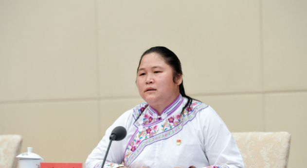 “女愚公”邓迎香:为了爱情远嫁深山,历经13年亲手凿出216米隧道休闲区蓝鸢梦想 - Www.slyday.coM “女愚公”邓迎香:为了爱情远嫁深山,历经13年亲手凿出216米隧道休闲区蓝鸢梦想 - Www.slyday.coM