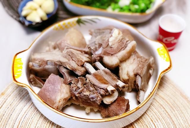 西安羊肉泡饃說:5味調料足矣,專克羊羶味,香|調料|羊肉|清燉_新浪新聞