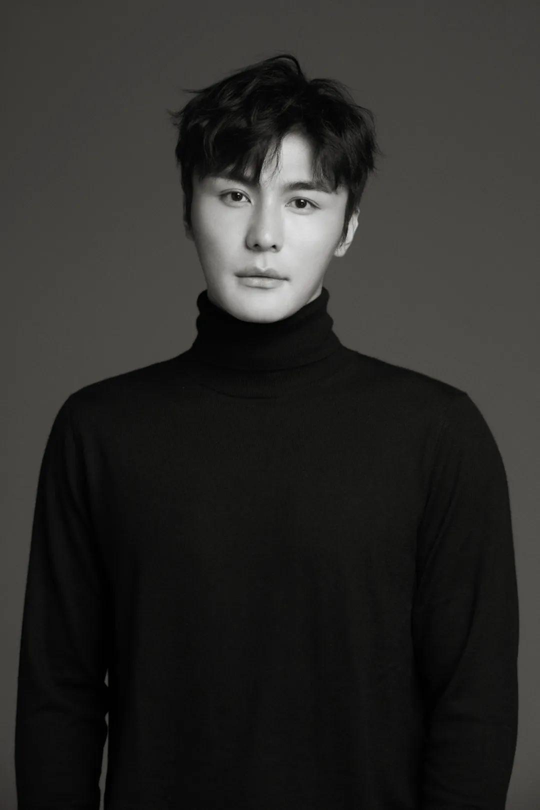 陈昊霞光里的先锋青年荧屏新晋的正剧小生