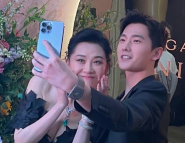 52岁许晴同框30岁杨洋,明明能算是两辈人,看着却像"姐弟"|许晴|杨洋