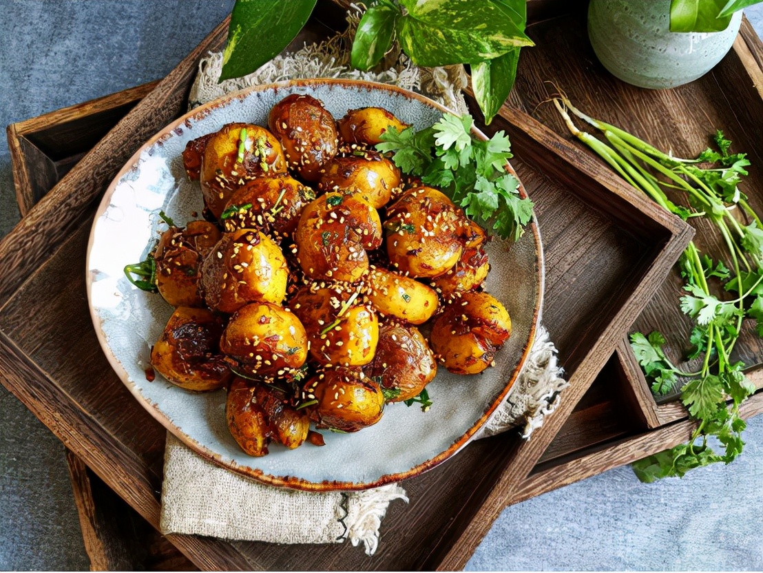 小土豆别有风味配上孜然粒有一种吃烧烤的感觉