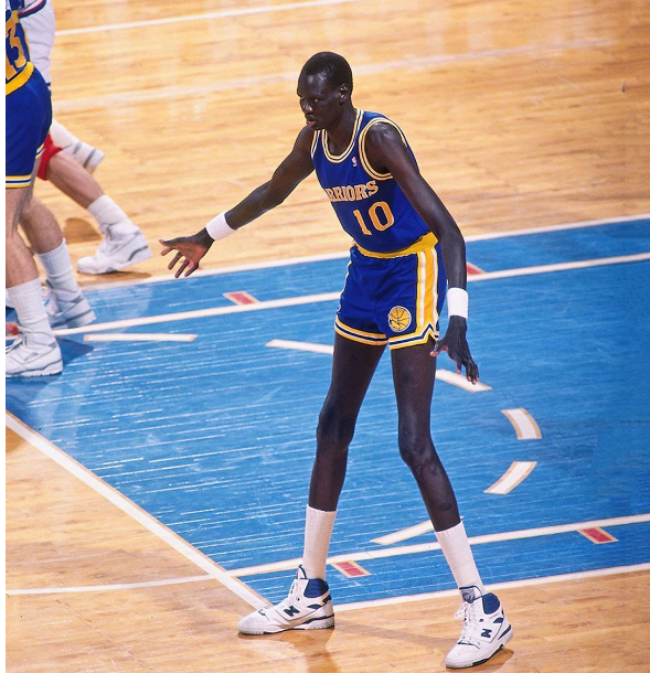 nba球员的个子有多高姚明2米26才排第5第一身材像蜘蛛人