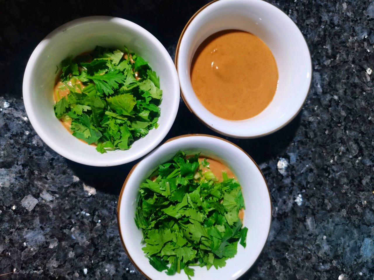 正宗涮羊肉蘸料怎么做?详细配方教给你,醇香不膻,让你吃得满意