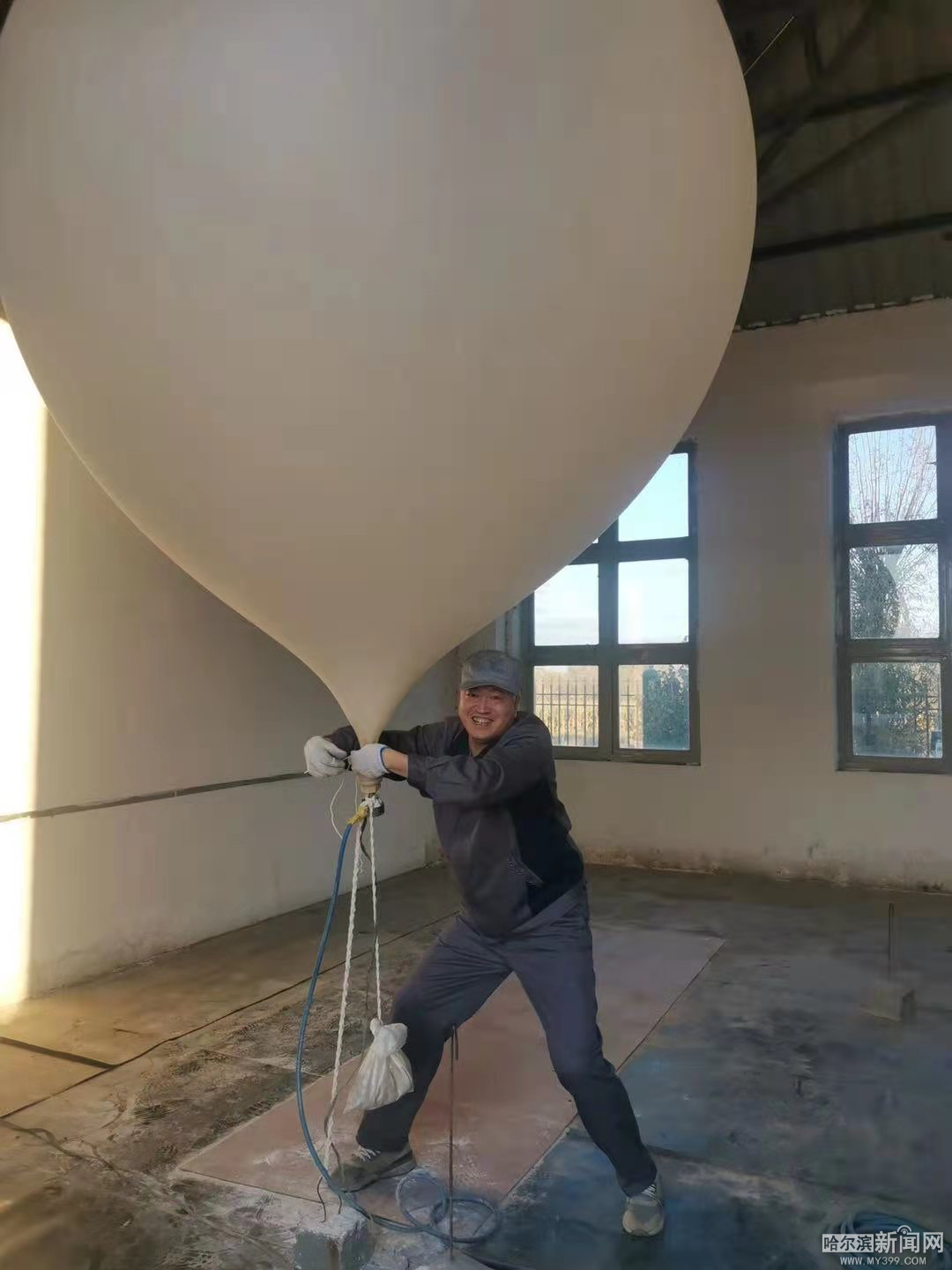 一部催泪短片牵出一只风雨无阻的“心愿气球”！探空员讲述，气球如何在3万米高空捕捉“天机”休闲区蓝鸢梦想 - Www.slyday.coM