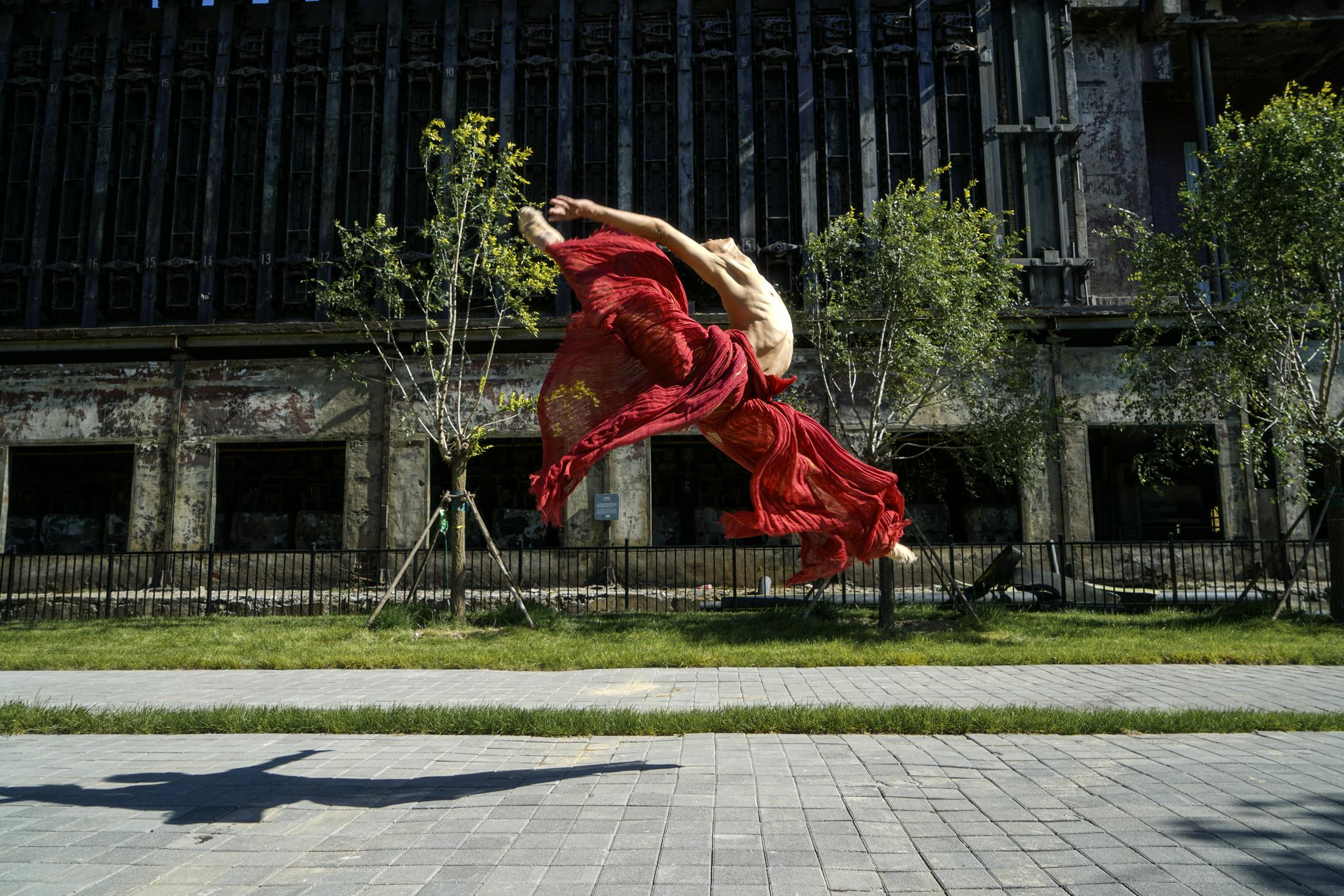 中国舞协环境舞蹈展演:沉浸式舞蹈新体验|舞蹈_新浪新闻