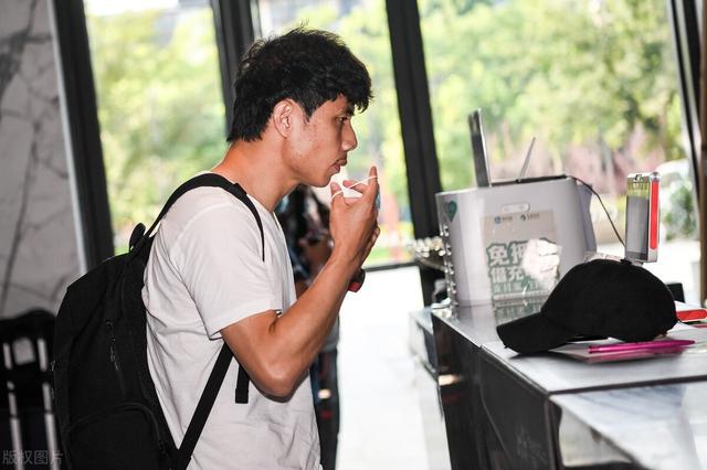 官宣！国足正式回应蒿俊闵无缘中沙之战的原因，给李铁洗脱冤情休闲区蓝鸢梦想 - Www.slyday.coM