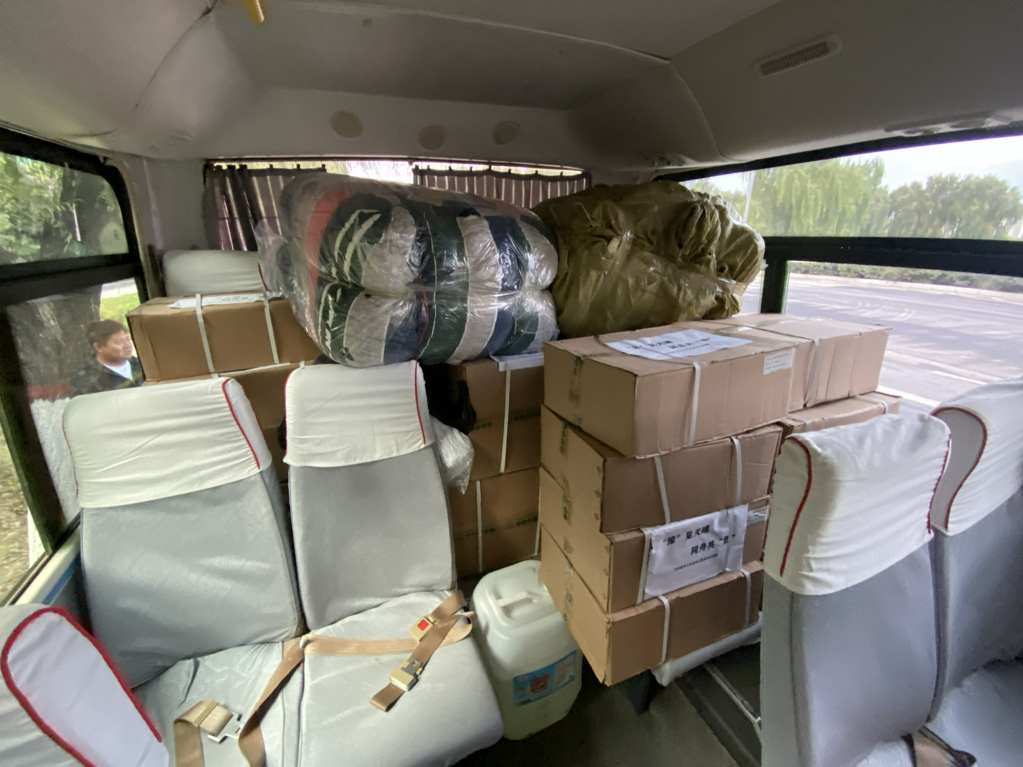 物资装好车，准备送往山西省运城市新绛县。受访者供图