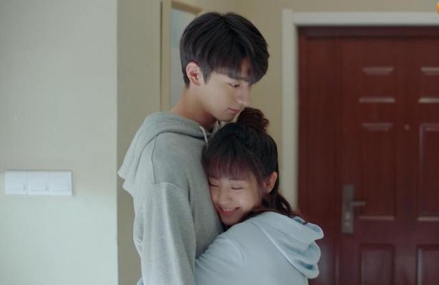 邢菲新甜宠剧将袭,搭档国民校草,再现最萌身高差|邢菲|校草|国民_新浪