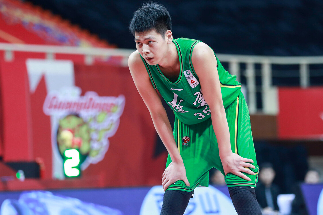 朱荣振很生气山东男篮一行为断回归路一细节暗示或永久留辽宁