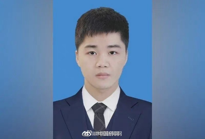 25岁应届博士成985高校博导！网友：别让我妈看见系列休闲区蓝鸢梦想 - Www.slyday.coM