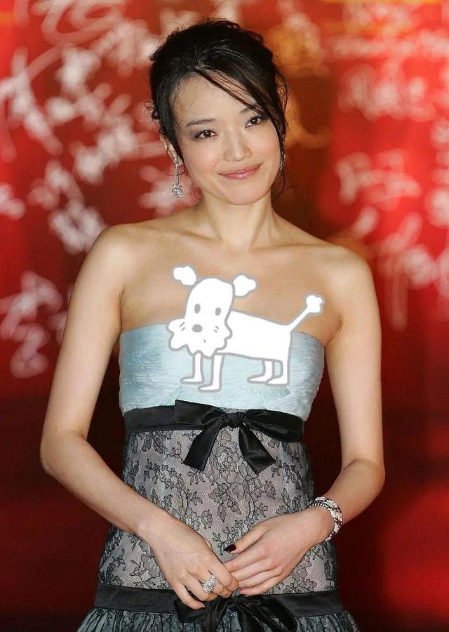 一袭抹胸连衣裙妩媚十足,一般人驾驭不了|露肩裙|舒淇|抹胸_新浪新闻