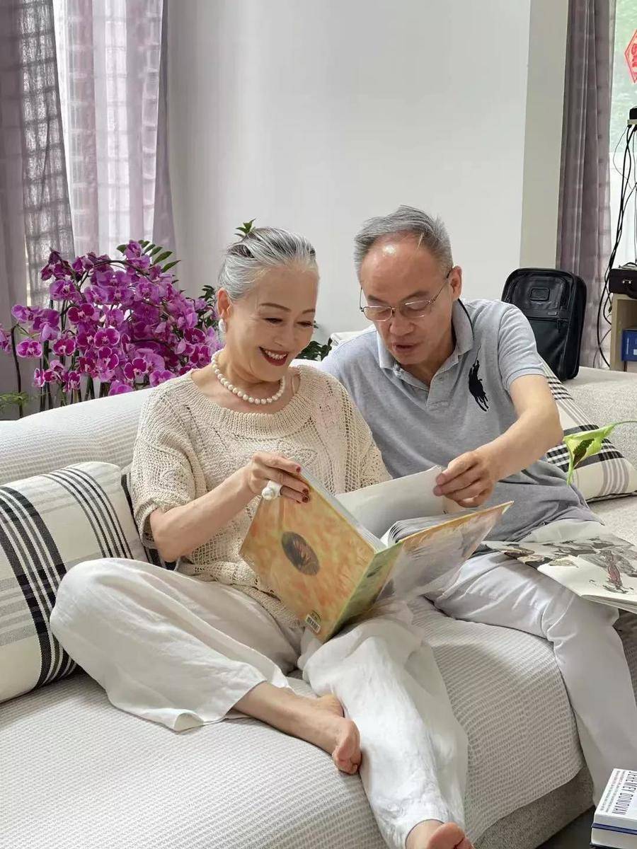 70岁女总裁走红:40岁餐馆刷碗,63岁跳槽拿下8亿订单|刘明明|福伊特