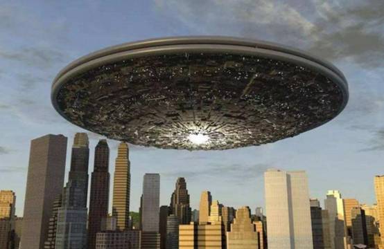 未知生物出没?伦敦上空惊现不明飞行物,外形看起来像个人休闲区蓝鸢梦想 - Www.slyday.coM 未知生物出没?伦敦上空惊现不明飞行物,外形看起来像个人休闲区蓝鸢梦想 - Www.slyday.coM