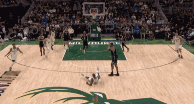 一级恶意犯规！阿德防守垫脚米德尔顿，遭抨击：伸腿挺坏的休闲区蓝鸢梦想 - Www.slyday.coM