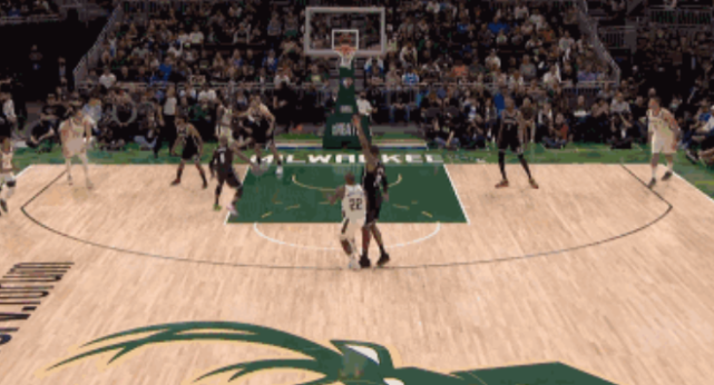 一级恶意犯规！阿德防守垫脚米德尔顿，遭抨击：伸腿挺坏的休闲区蓝鸢梦想 - Www.slyday.coM