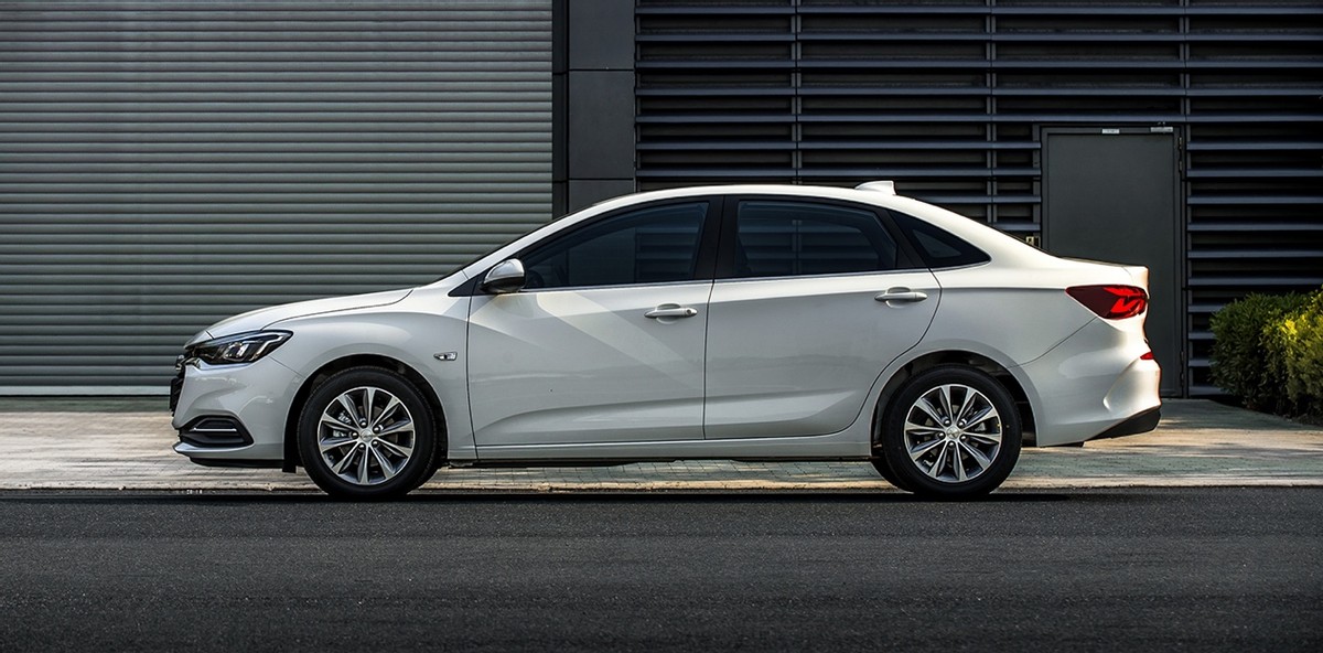 10万内落地 4轮独悬 6at 2022款雪佛兰科鲁泽上市