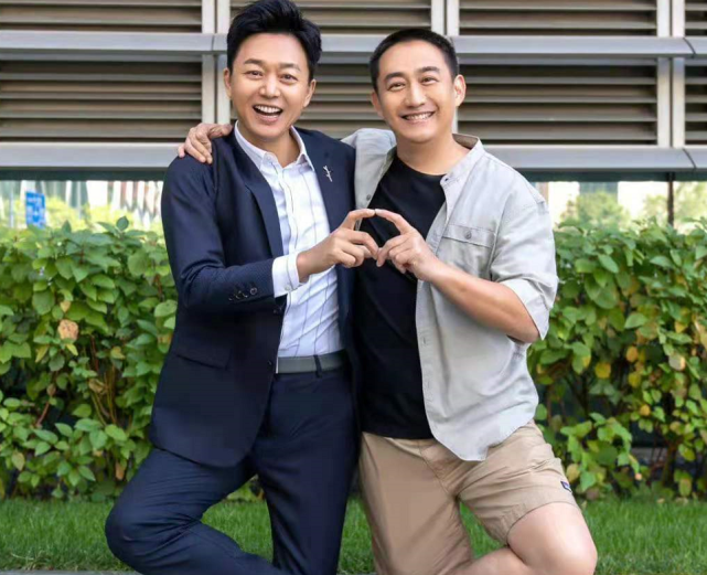 黄磊近照帅回巅峰不敢认！暴瘦后大变样，剪寸头穿衬衣变得太年轻休闲区蓝鸢梦想 - Www.slyday.coM