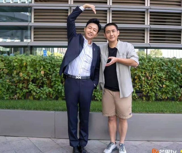 黄磊近照帅回巅峰不敢认！暴瘦后大变样，剪寸头穿衬衣变得太年轻休闲区蓝鸢梦想 - Www.slyday.coM