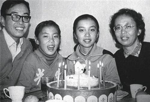 94年朱令案北大才女被室友嫉妒下毒成植物人48岁只有7岁智商