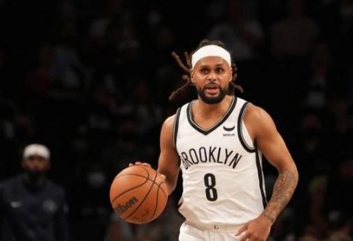 阿德垫脚米德尔顿,被吹一级恶意犯规!球迷调侃:为欧文报仇吗?休闲区蓝鸢梦想 - Www.slyday.coM 阿德垫脚米德尔顿,被吹一级恶意犯规!球迷调侃:为欧文报仇吗?休闲区蓝鸢梦想 - Www.slyday.coM